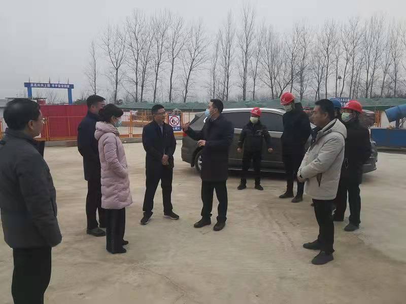 西乡县县委县政府主要领导关注一馆一中心双节期间疫情防控暨不停工不停产落实情况