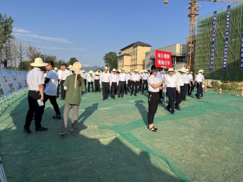 汉中市2022年二季度“四个一批”重点项目观摩组到西乡县文旅场馆建设PPP项目现场观摩